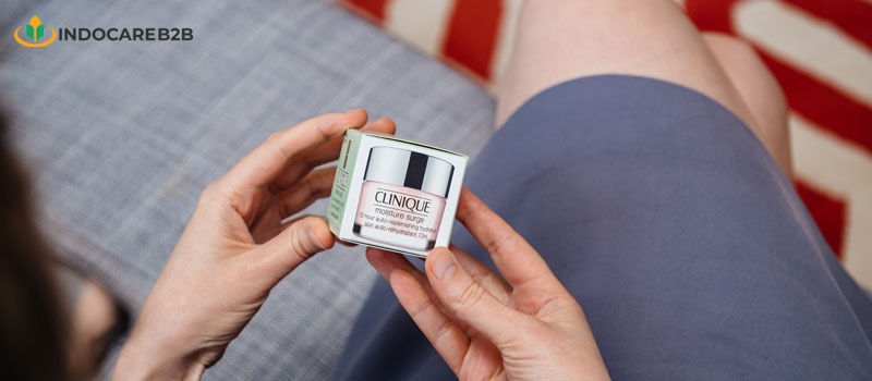 Review CLINIQUE Moisture Surge: Kelebihan dan Kekurangannya