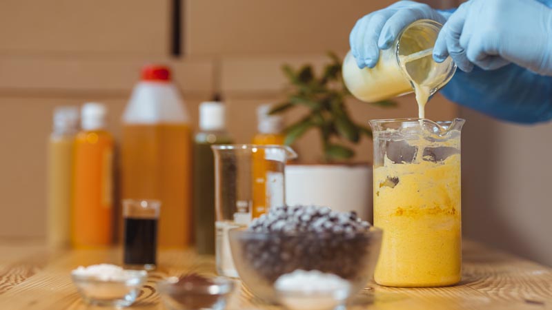 Cara Membuat Sabun Sendiri di Rumah, Mudah dan Aman!