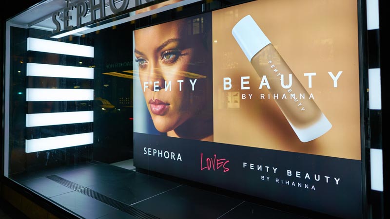 4 Artis Hollywood yang Punya Bisnis Kosmestik, Yuk Simak!