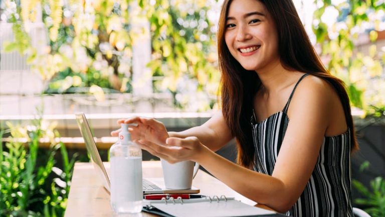 Tips Membuat dan Memasarkan Hand Gel Sendiri, Simak Yuk!