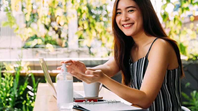 Tips Membuat dan Memasarkan Hand Gel Sendiri, Simak Yuk!